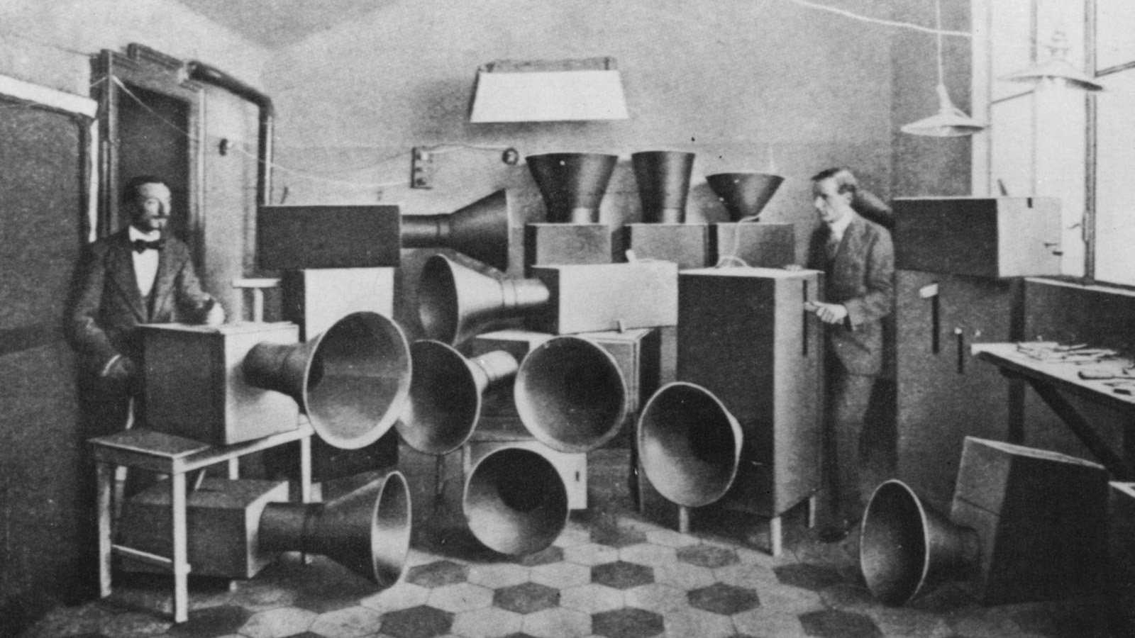 Luigi Russolo, Ugo Piatti and the Intonarumori
