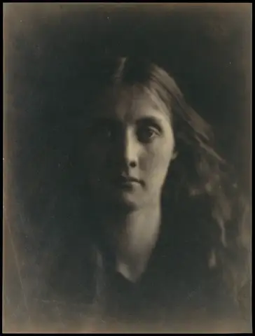 Portrait of Julia Jackson by Julia Margaret Cameron