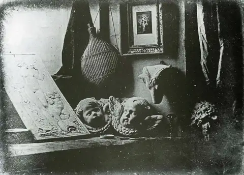 L’Atelier de l'artiste by Louis Jacques Mandé Daguerre